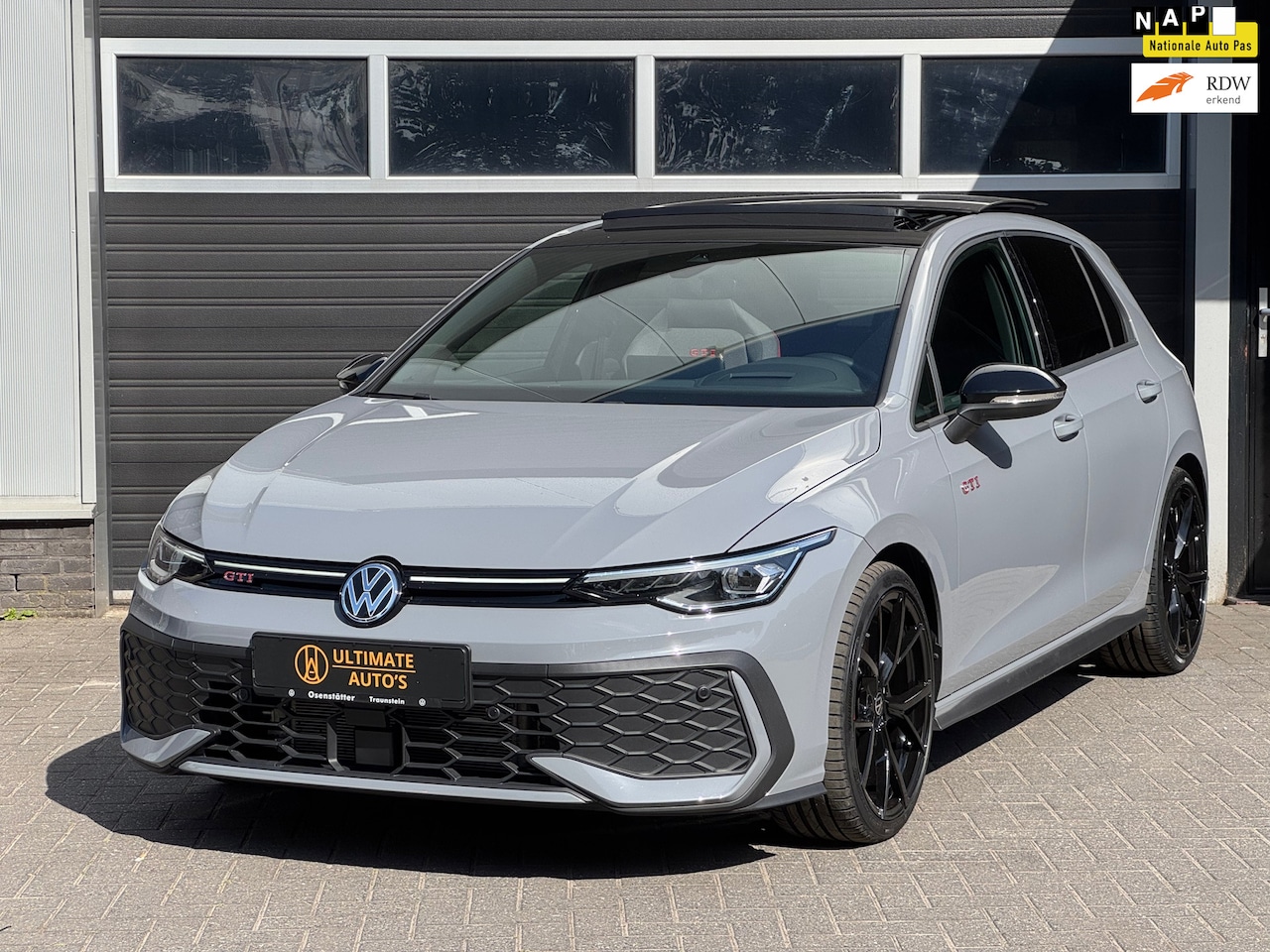 Volkswagen Golf - 2.0 TSI GTI DSG Virtual, Pano, Navi, Camera, HUD, Ambient, Stuurverwarming/Stoelverwarming - AutoWereld.nl