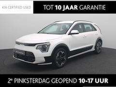 Kia Niro EV - DynamicLine 64.8 kWh | 3-fase 11KW laden | Climate Control | Navigatie | LM Velgen | Eerst