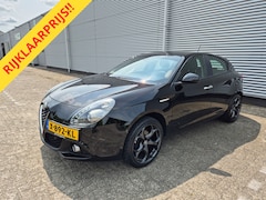 Alfa Romeo Giulietta - 1.4 Turbo airco, cruisecontrol, navigatie, parkeersensoren,