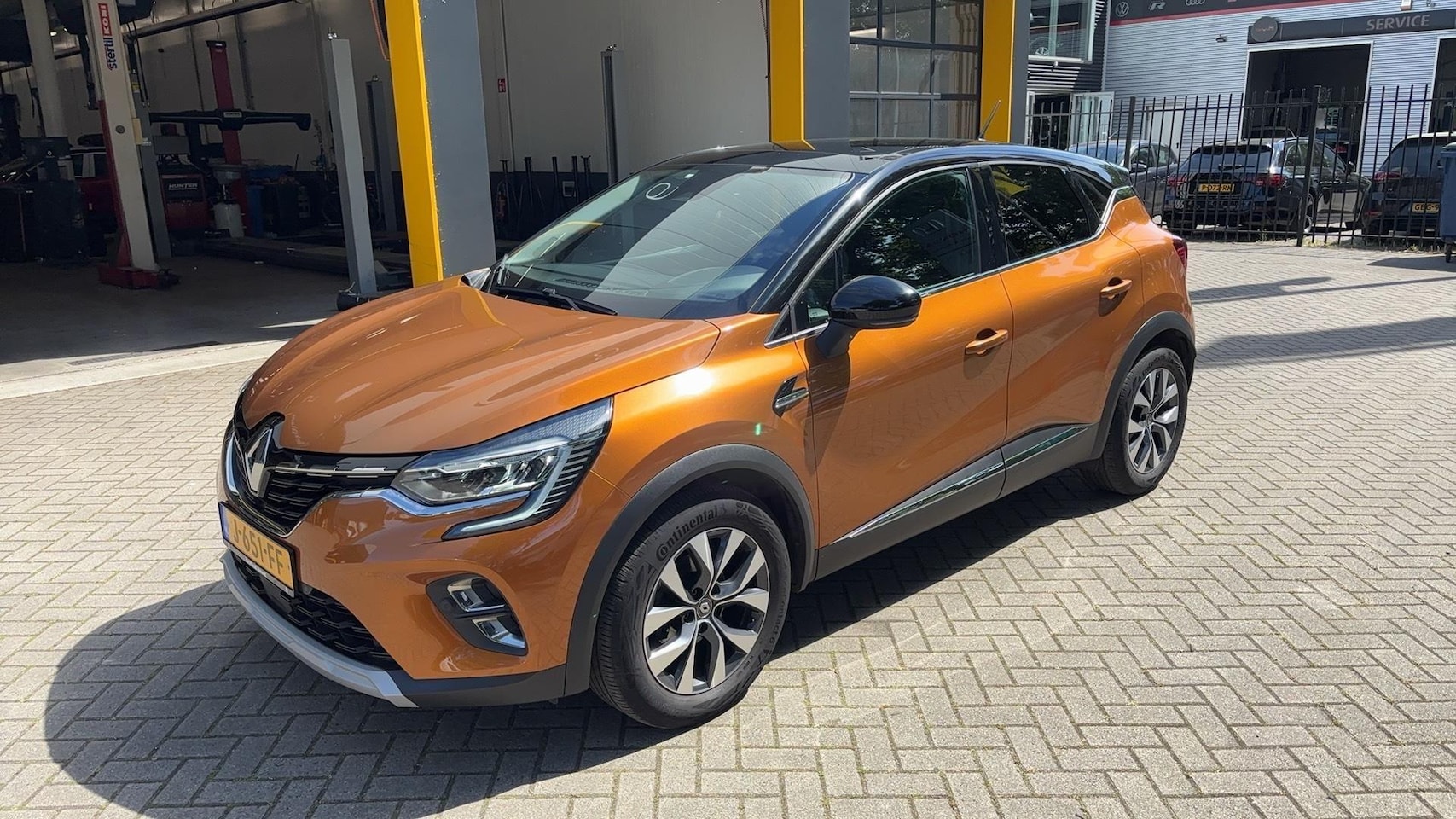 Renault Captur - 1.3 TCe 130 Intens | Navigatiesysteem | Automatische airconditioning | Achteruitrijcamera - AutoWereld.nl