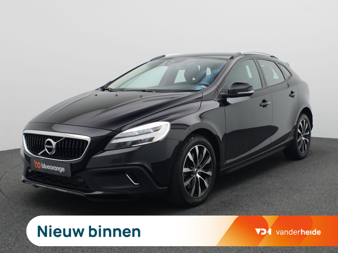 Volvo V40 Cross Country - 1.5 T3 Momentum 150PK Aut. Achteruitrijcamera, Full LED verlichting, Parkeersensoren voor - AutoWereld.nl