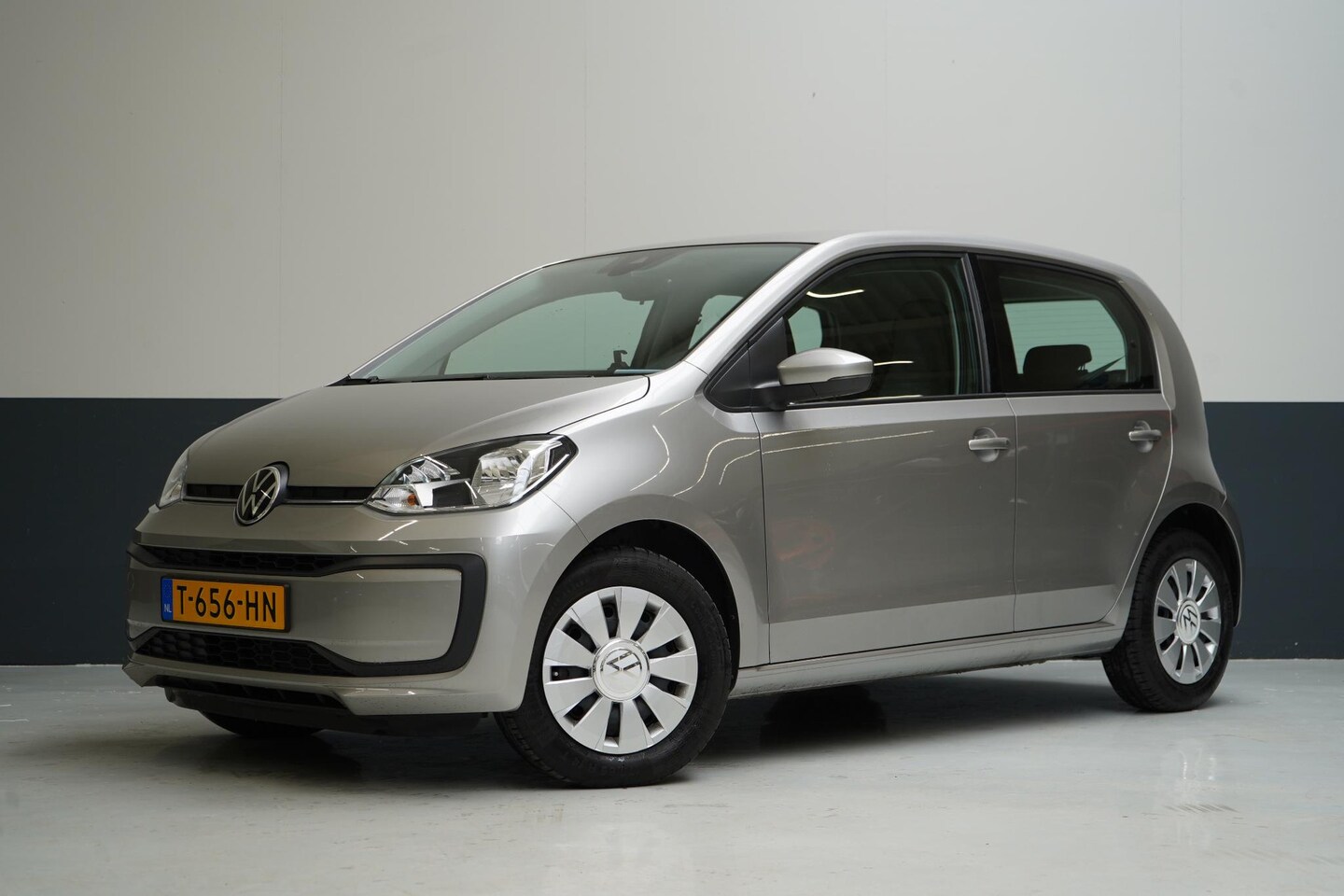 Volkswagen Up! - 1.0 | Comfortpakket | Climate control | Cruise control | Achteruitrijcamera - AutoWereld.nl