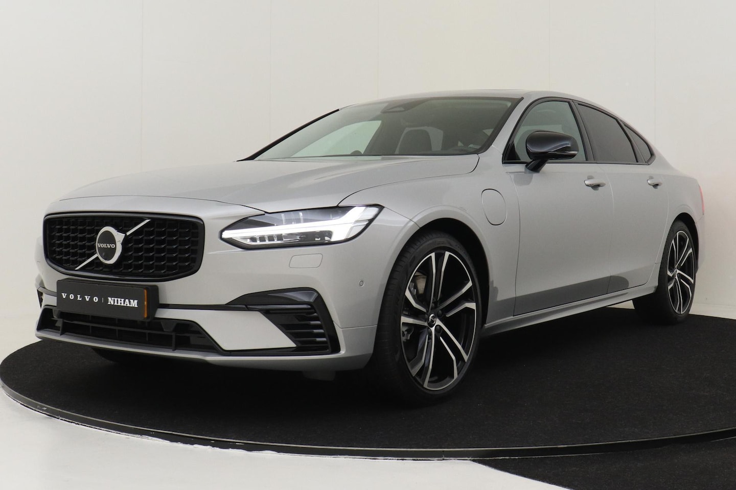 Volvo S90 - T8 AWD ULTIMATE DARK *FULL OPTIONS!* -PANO.DAK|LUCHTVERING|B&W-AUDIO|GEVENT.LEDER+MASSAGE| - AutoWereld.nl