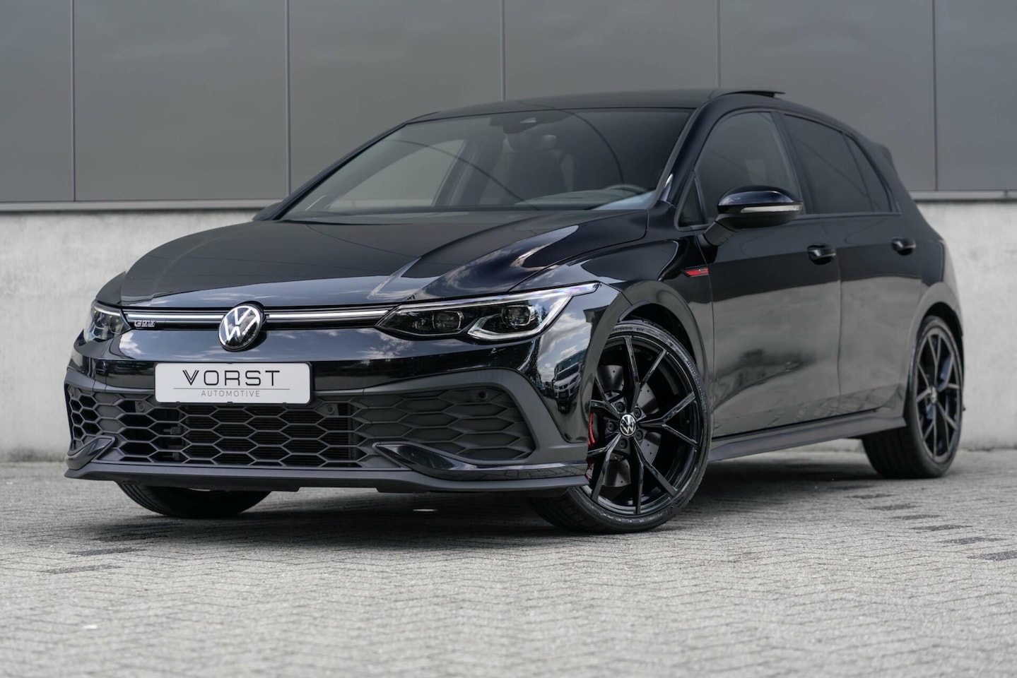 Volkswagen Golf - 2.0 TSI GTI Clubsport Pano HK DSG LED HUD - AutoWereld.nl