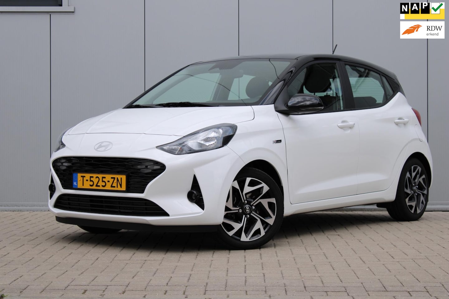 Hyundai i10 - 1.0 Comfort Smart Hyundai Garantie AIRCO I CRUISE I NAVI I CAM I CARPLAY I ISOFIX I LIJN A - AutoWereld.nl