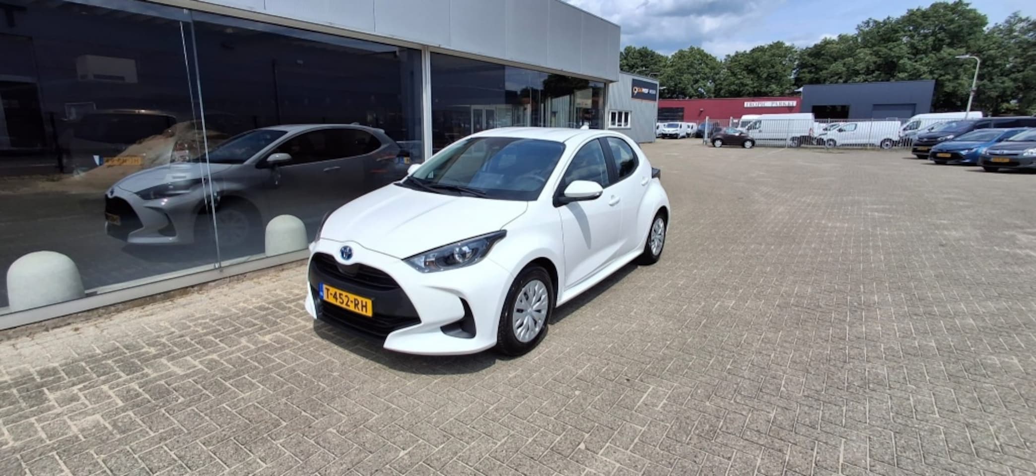 Toyota Yaris - 1.5 Hybride Active NLauto | All-in | NAVI | Dealeronderhouden - AutoWereld.nl