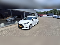 Toyota Yaris - 1.5 Hybride Active NLauto | All-in | NAVI | Dealeronderhouden