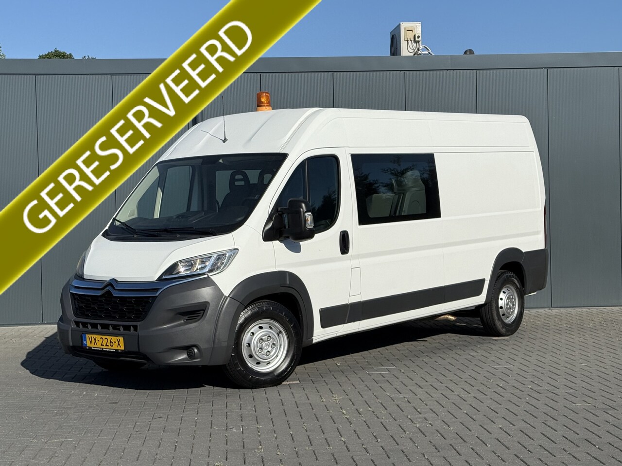 Citroën Jumper - 35 2.2 HDI 150 PK ZWAAR / L3H2 MAXI / DUBBELE CABINE 7-PERS / AIRCO / CAMERA / INRICHTING - AutoWereld.nl