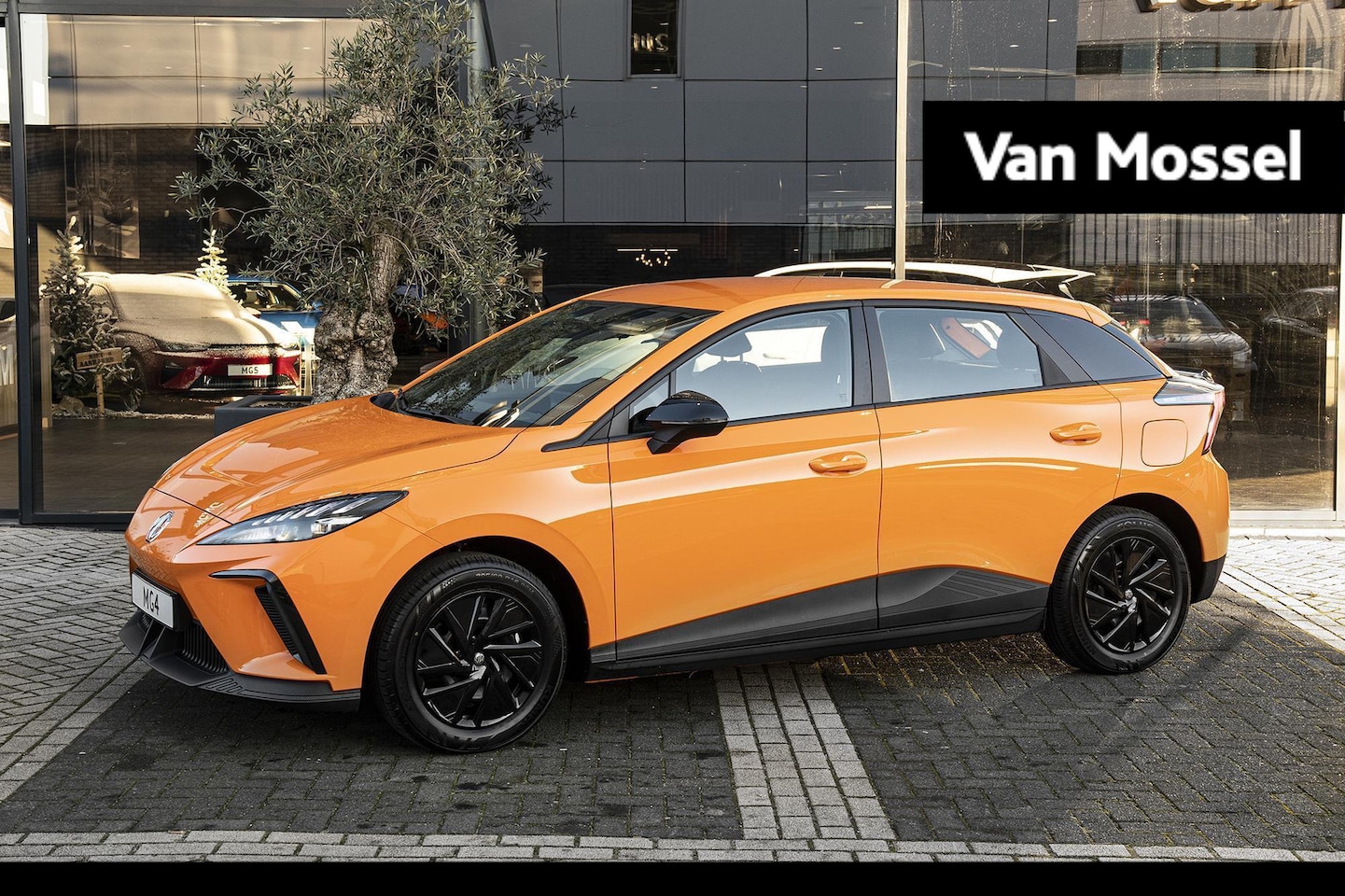 MG MG4 Electric - Standard 51 kWh Airconditioning  | ACC| MG I-smart | Apple Carplay | Navigatie | | Voorraa - AutoWereld.nl