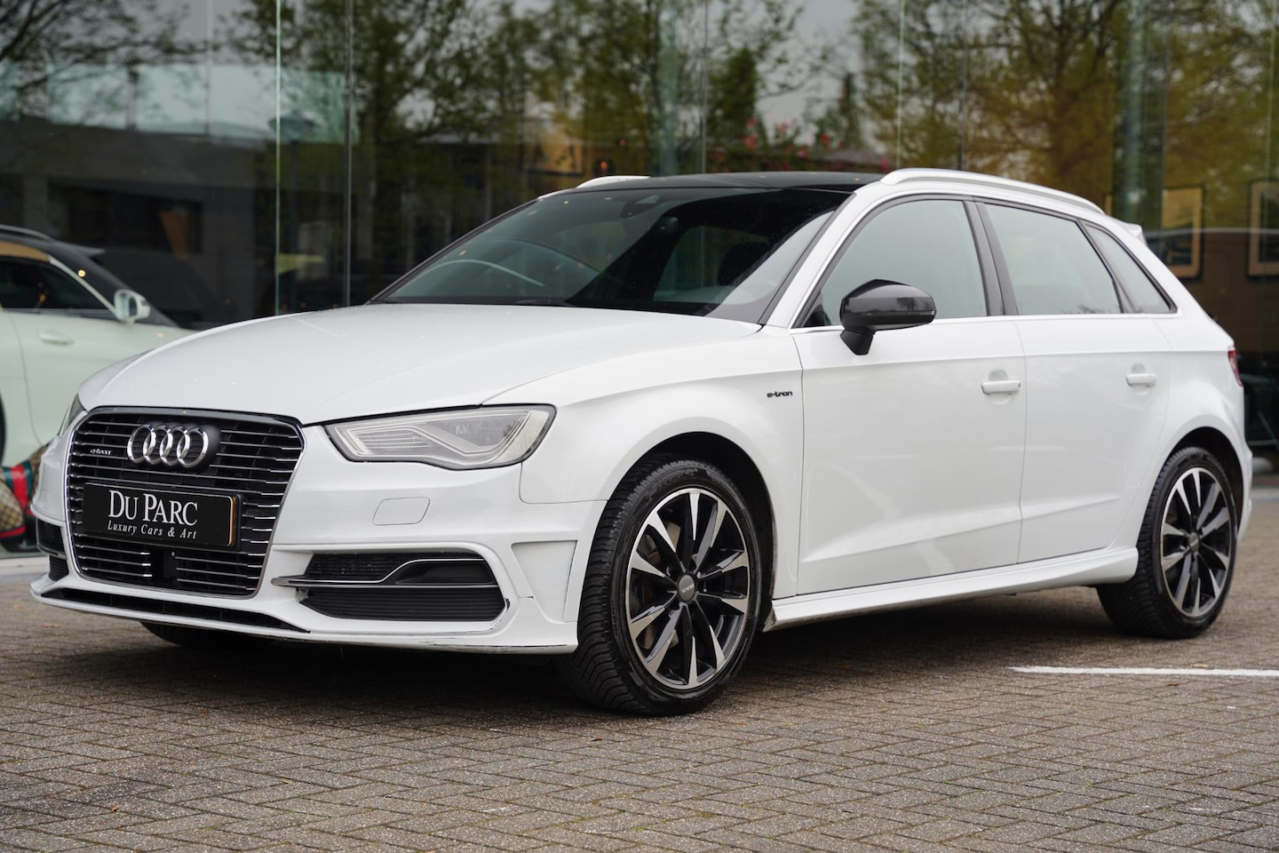 Audi A3 Sportback - 1.4 e-tron PHEV Ambition Pro Line plus Navigatie - AutoWereld.nl