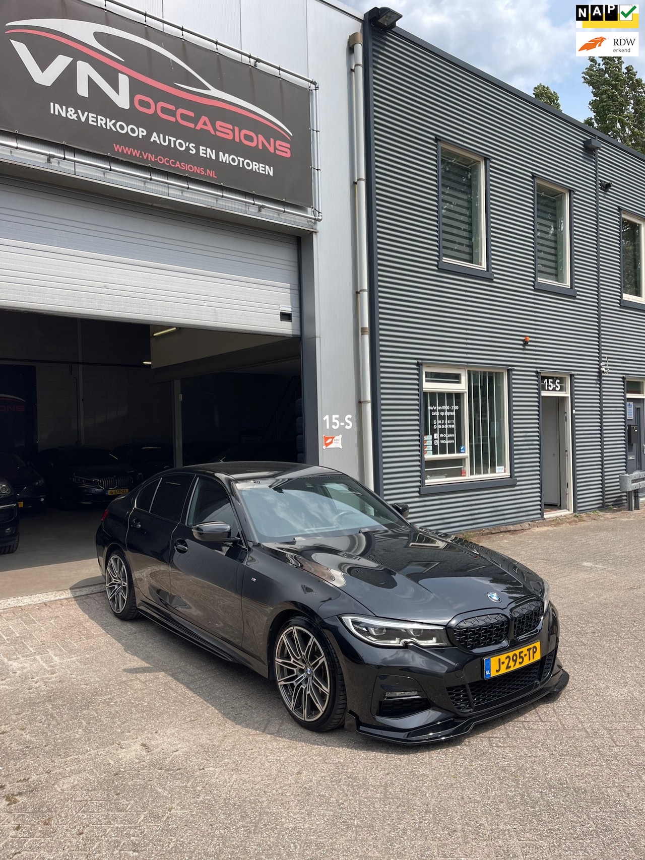 BMW 3-serie - 320i High Executive M SPORT PAKKET AUTOMAAT - AutoWereld.nl