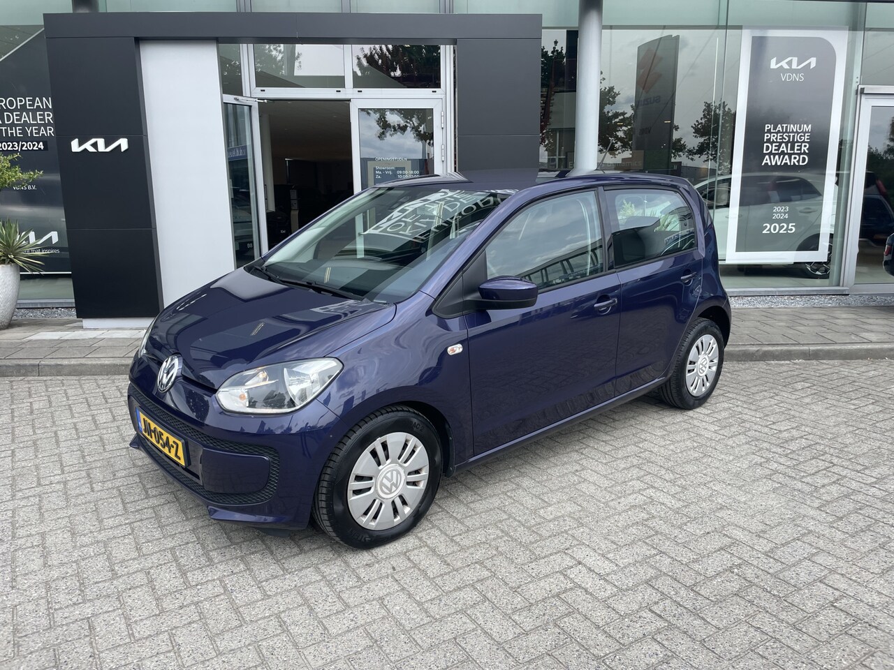Volkswagen Up! - 1.0 move up! BlueMotion // 42.000Km // Perfecte Staat Airco // 5 Deurs // 42.000Km !! info - AutoWereld.nl