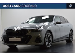 BMW 5-serie - 520d M Sport Automaat / Panoramadak / Trekhaak / Stoelventilatie / Parking Assistant Profe