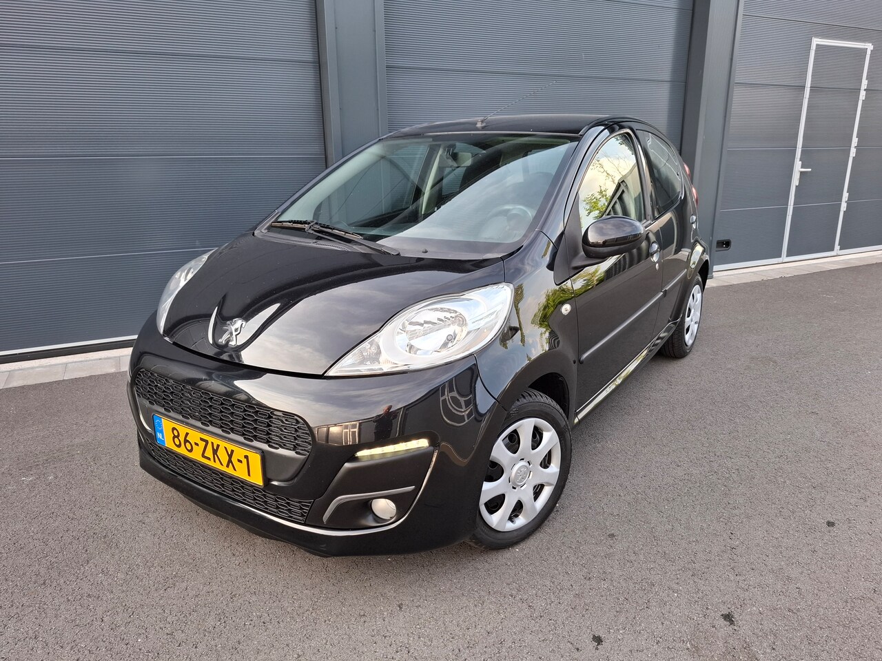 Peugeot 107 - 1.0 Active - AutoWereld.nl