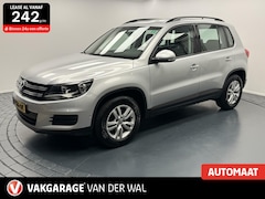 Volkswagen Tiguan - 1.4 TSi Sport&Style Automaat-Trekhaak-Panoramadak-Navigatie-Cr.contr-Carplay-Clima-Parkeer