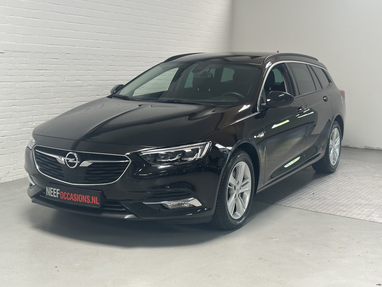 Opel Insignia Sports Tourer - 2.0 CDTI Business Executive CLIMA / NAVI / CRUISE / CAMERA 1e EIGENAAR - AutoWereld.nl