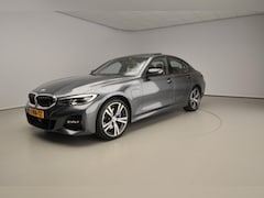 BMW 3-serie - Sedan 330e | M-Sportpakket | Laserlicht | Leder | HUD | Active cruise controle | Schuifdak