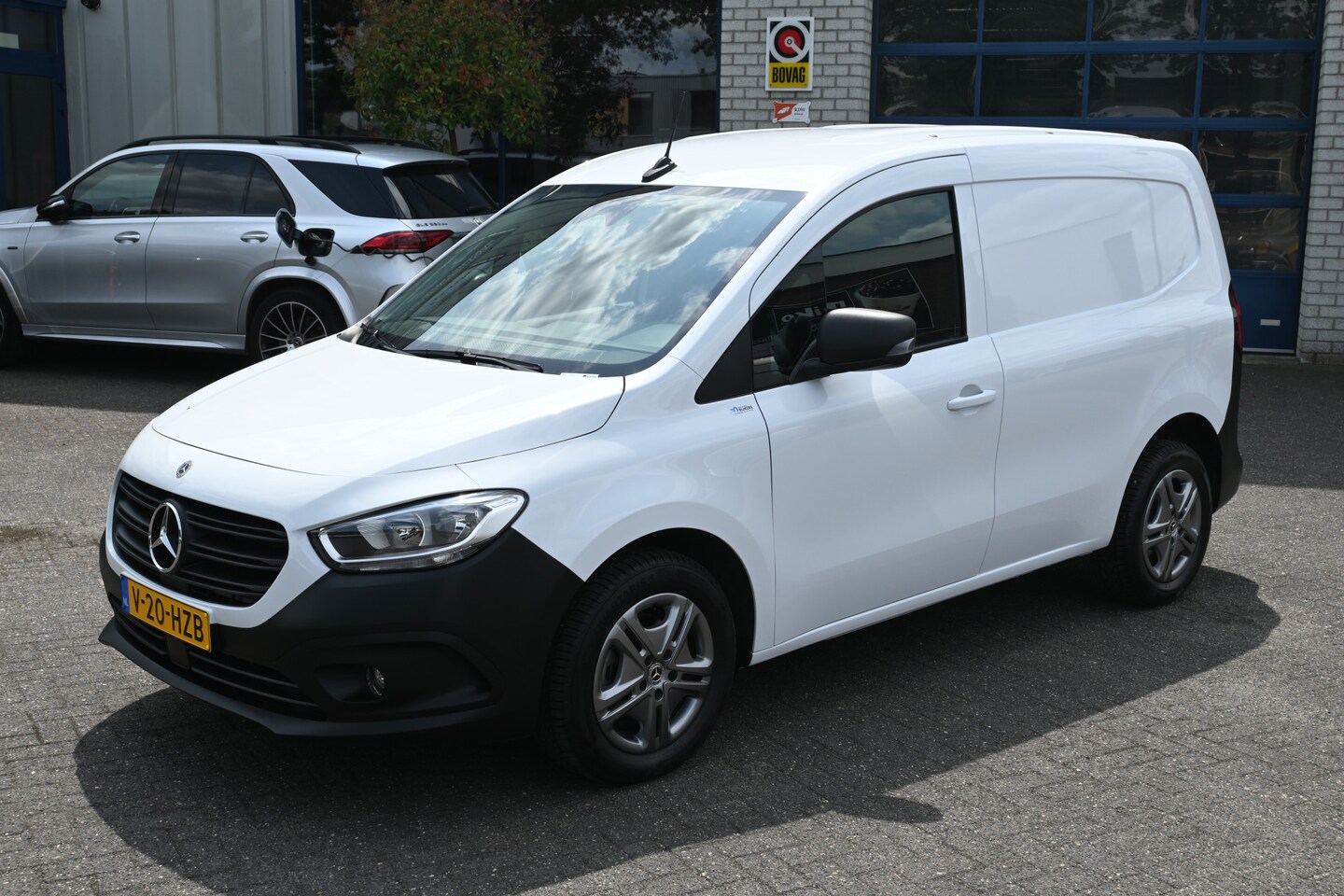 Mercedes-Benz Citan - 110 CDI L1 Pro 3 Zitplaatsen, MBUX, Stoelverwarming - AutoWereld.nl