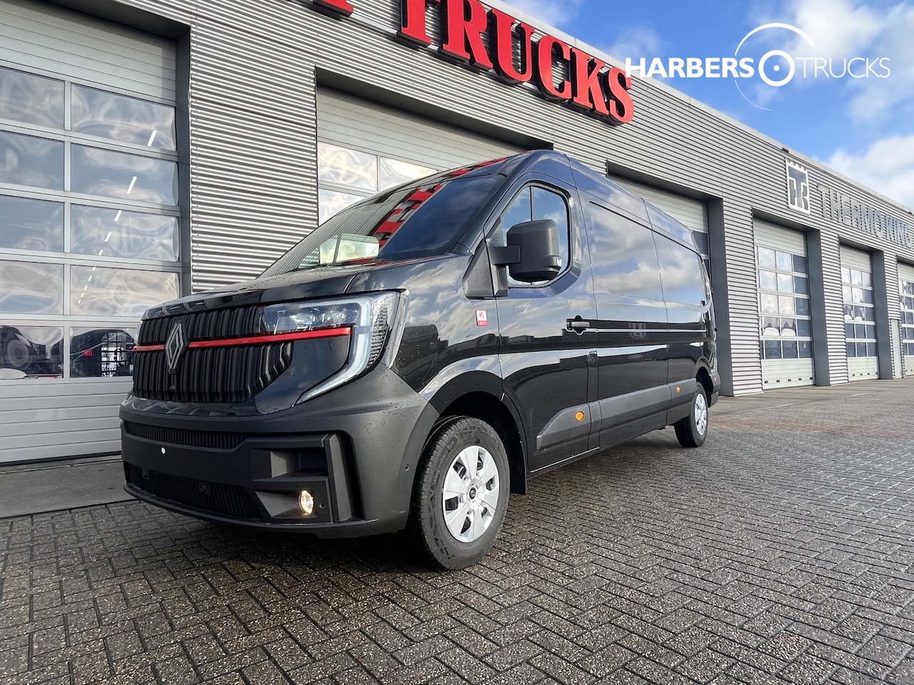 Renault Master - Red Edition, Trekhaak, Mistlampen, airbags, Pack Park Assist Nieuw en uitvoorraad leverbaa - AutoWereld.nl