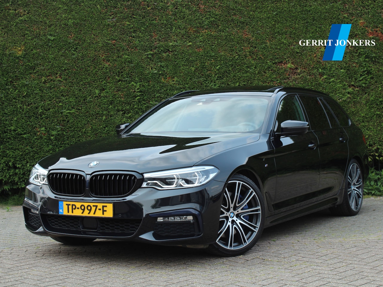 BMW 5-serie Touring - 540i xDrive High Executive | Panoramadak | Headup | Trekhaak | 20 inch | Camera - AutoWereld.nl