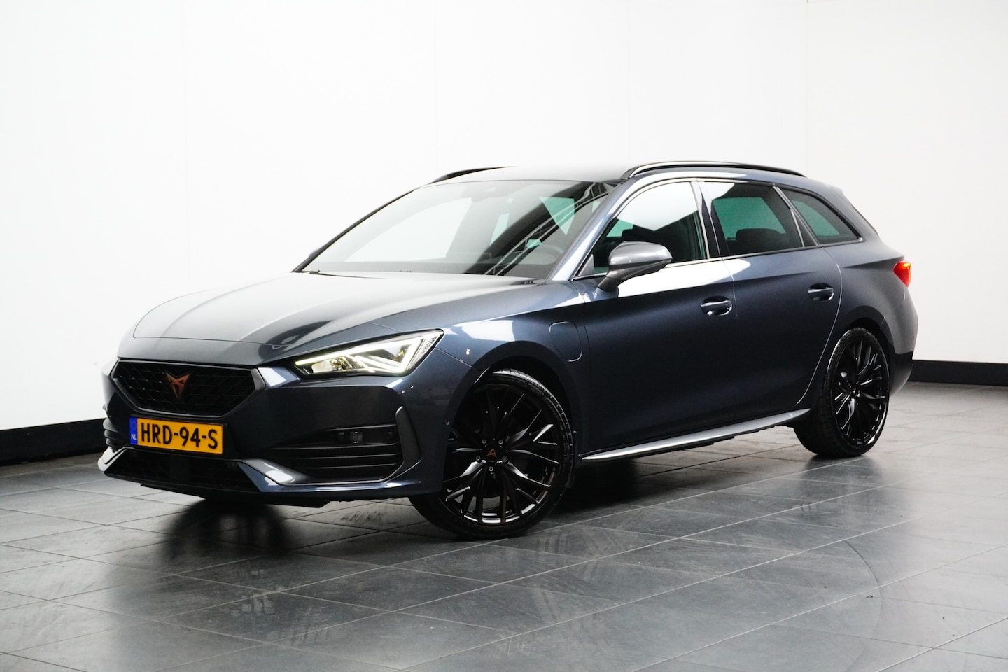 CUPRA Leon Sportstourer - 1.4 245 pk e-Hybrid VZ Performance | Achteruitrijcamera | Apple Carplay/Android Auto|telef - AutoWereld.nl