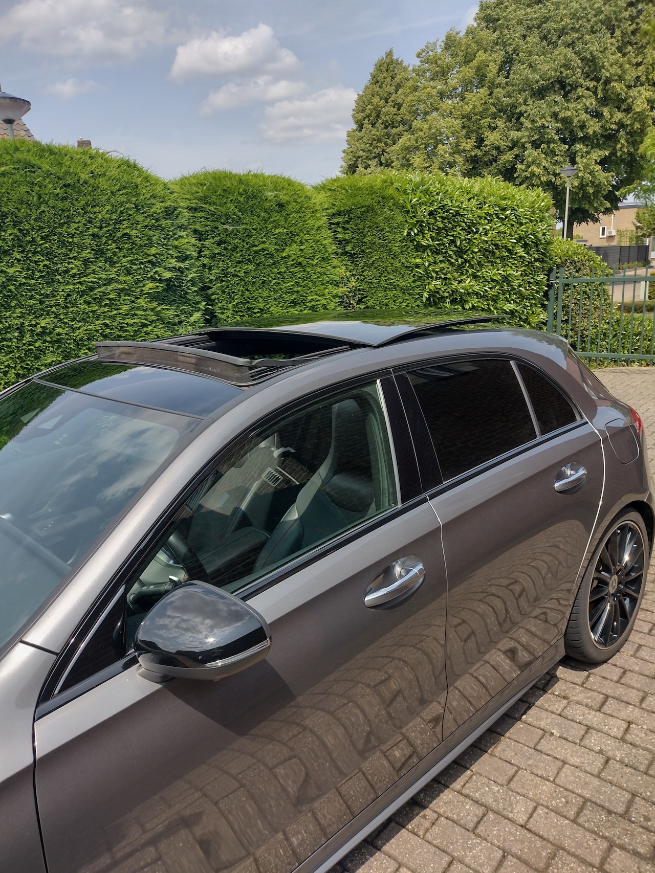 Mercedes-Benz A-klasse - 220 Launch Edition Premium Plus A35 amg pano dodehoek sfeer 360 night keyless multibeam - AutoWereld.nl