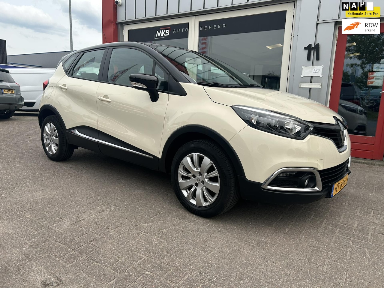 Renault Captur - 0.9 TCe Expression Trekhaak/Airco - AutoWereld.nl