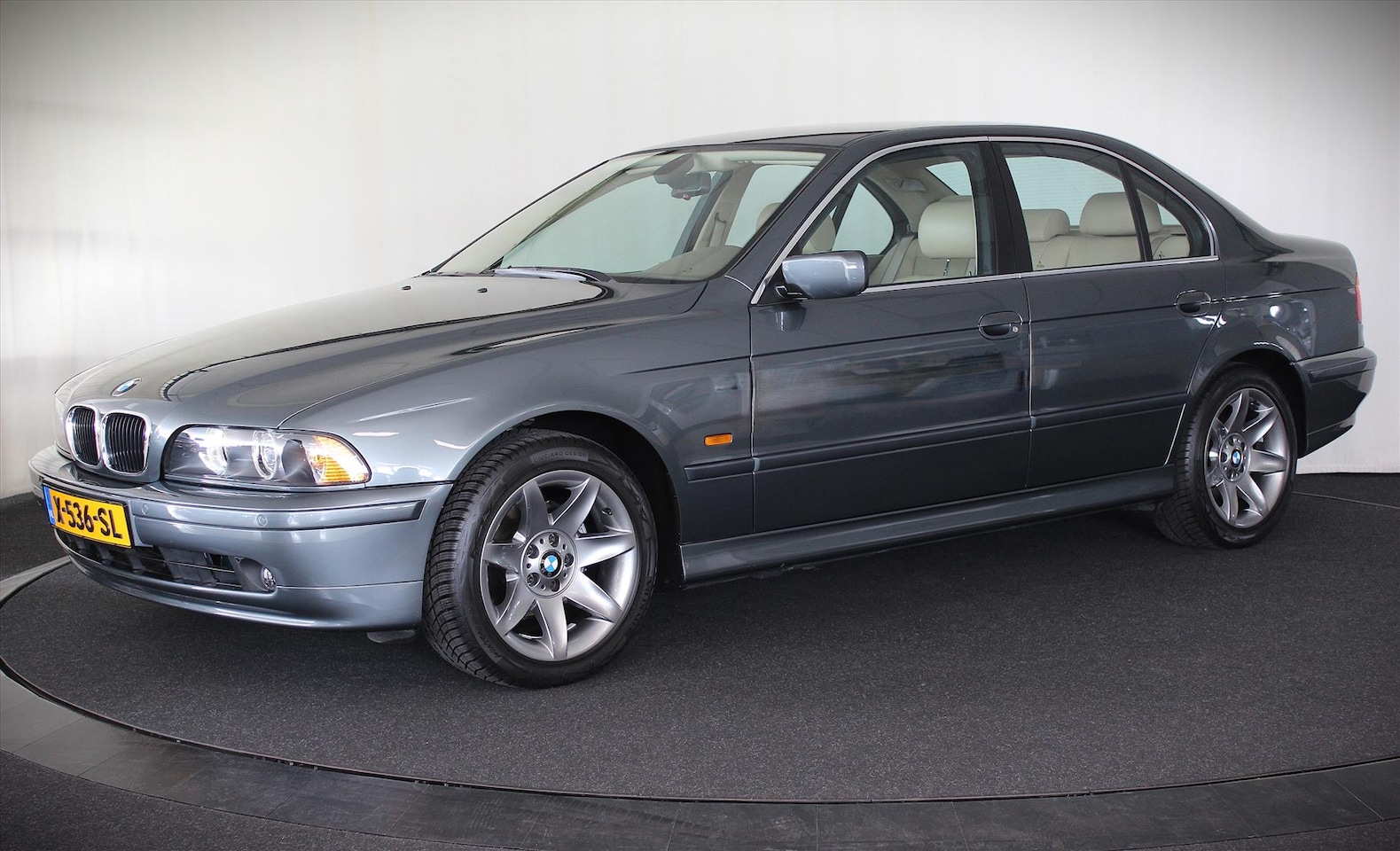 BMW 5-serie - 2.2 I 520 AUT UNIEK! 91K KM NIEUWSTAAT! - AutoWereld.nl
