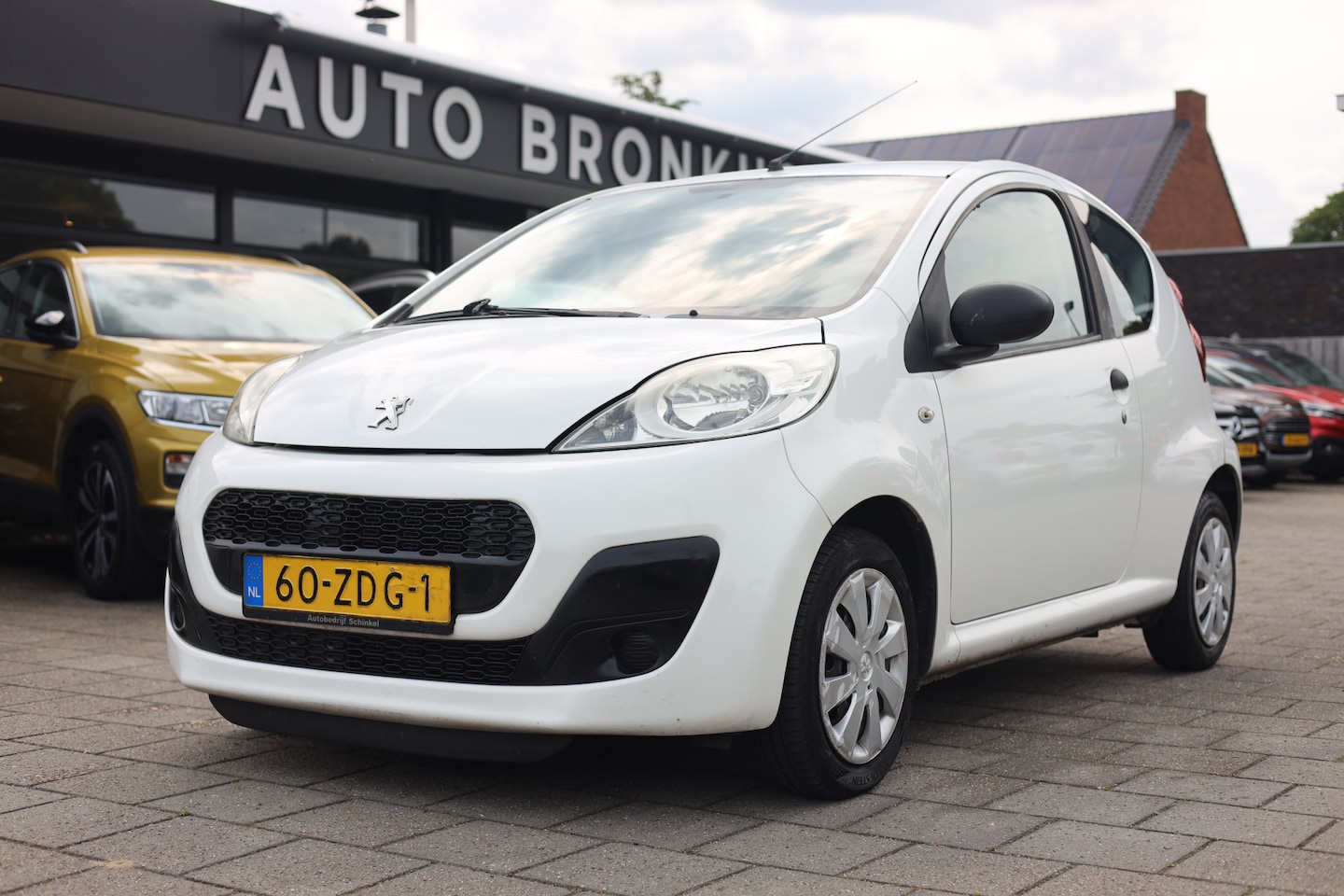 Peugeot 107 - 1.0 AIRCO | NAVI | APK - AutoWereld.nl