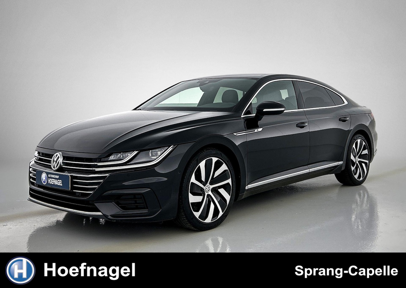 Volkswagen Arteon - 2.0 TSI R Line | Pano | Trekhaak | Camera | CarPlay | Stoelverw. | ACC | - AutoWereld.nl