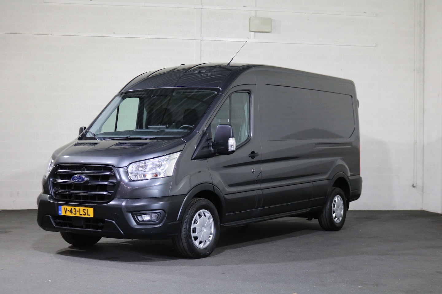 Ford Transit - 2.0 TDCI L3 H2 130pk Trend Airco Navigatie Trekhaak - AutoWereld.nl
