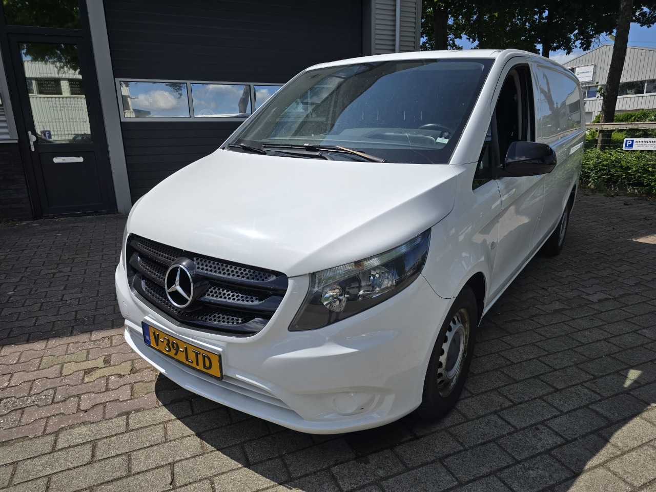 Mercedes-Benz Vito - 116 CDI L2 H1 - AutoWereld.nl