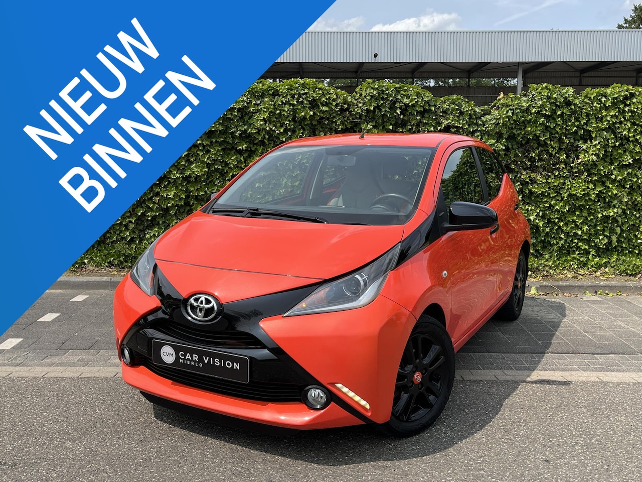 Toyota Aygo - 1.0 VVT-i x * Camera * Airco * Schermpje * Apk 04-2026 - AutoWereld.nl