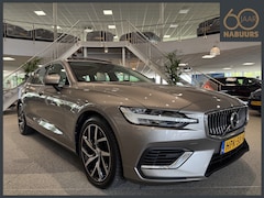 Volvo V60 - 2.0 T8 AWD Inscription, Pano, Trekhaak, Camera, Memory, Pilot assist