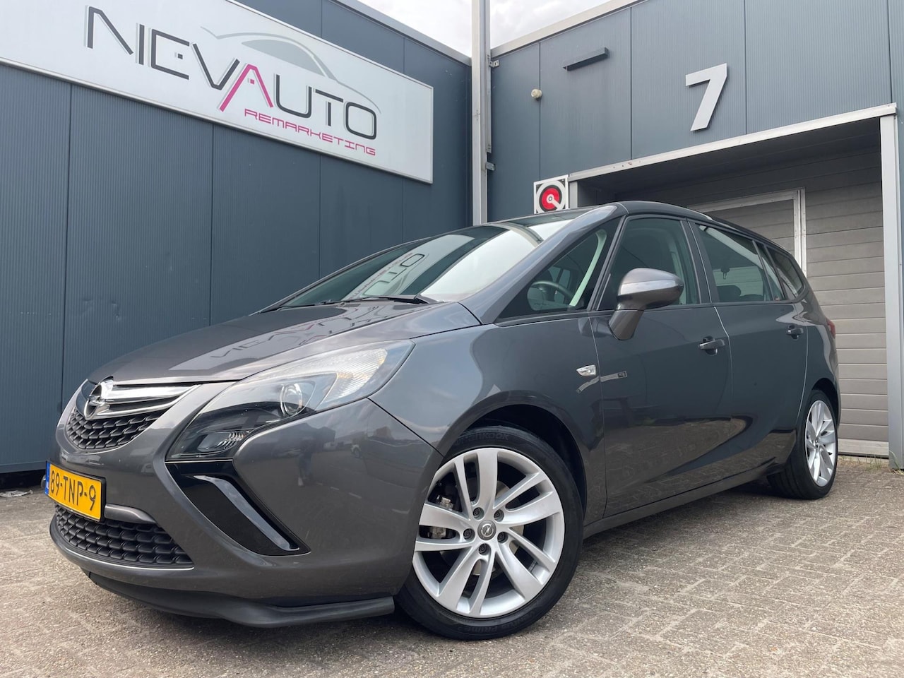 Opel Zafira Tourer - 1.4 Business Edition 7p. 2e Eig 18" Trekhaak - AutoWereld.nl