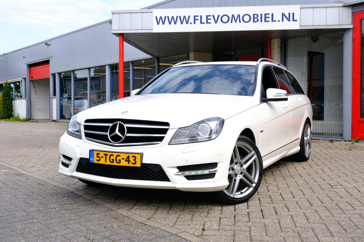 Mercedes-Benz C-klasse Estate - 180 Ambition Edition AMG Aut. Xenon|Leder-Alcantara|Navi|LMV - AutoWereld.nl