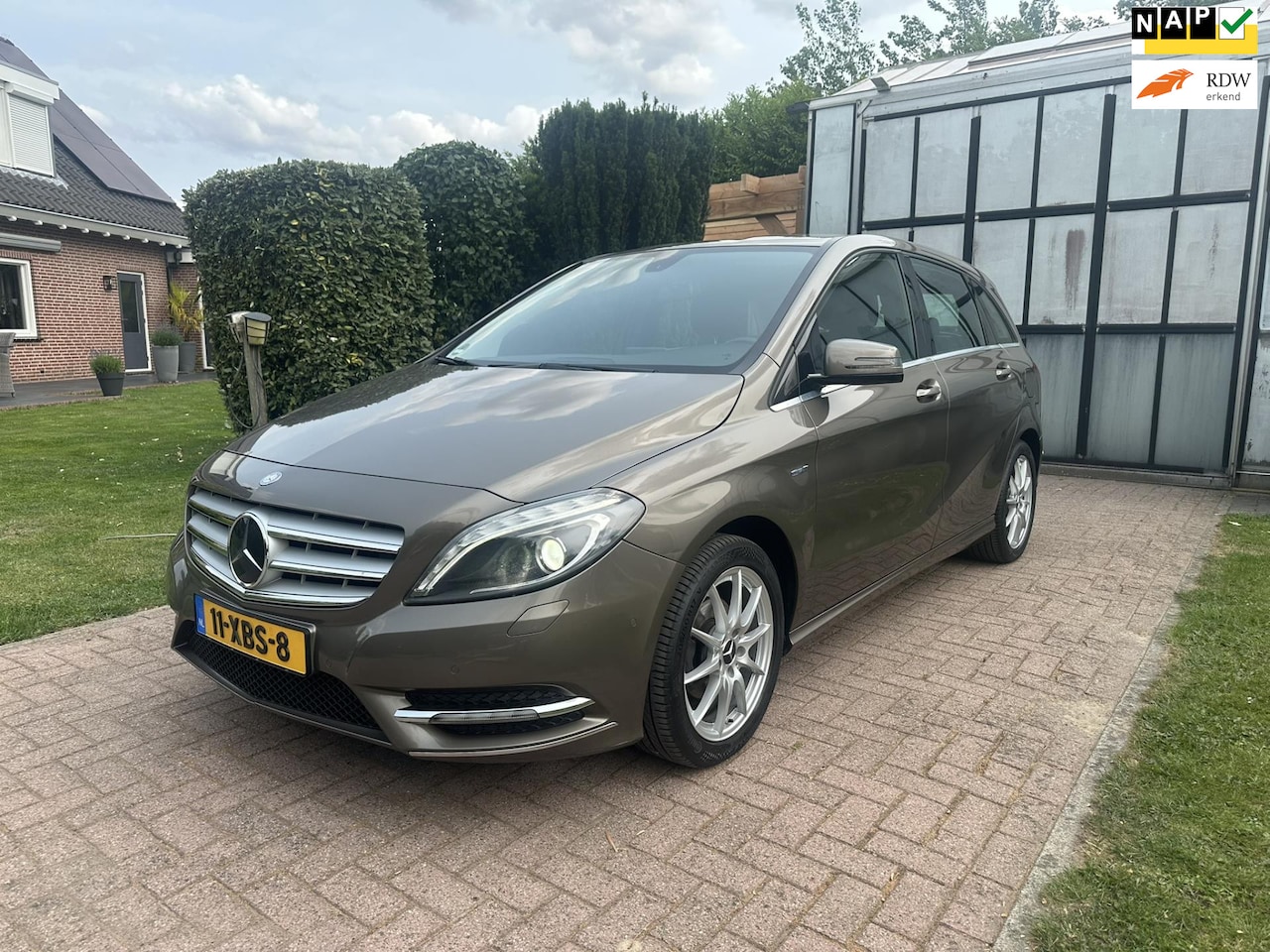 Mercedes-Benz B-klasse - 180 Ambition trekhaak Bi-Xenon - AutoWereld.nl