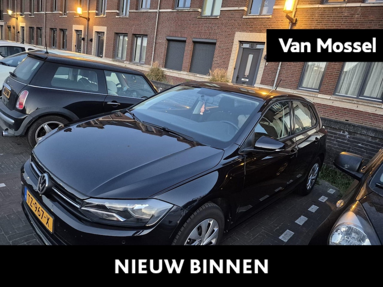 Volkswagen Polo - 1.0 TSI Comfortline | Airco | Navigatie | Parkeersensoren Voor & Achter | App Connect - AutoWereld.nl