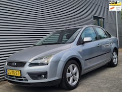 Ford Focus - 1.6-16V Futura 08-2006 Grijs Metallic