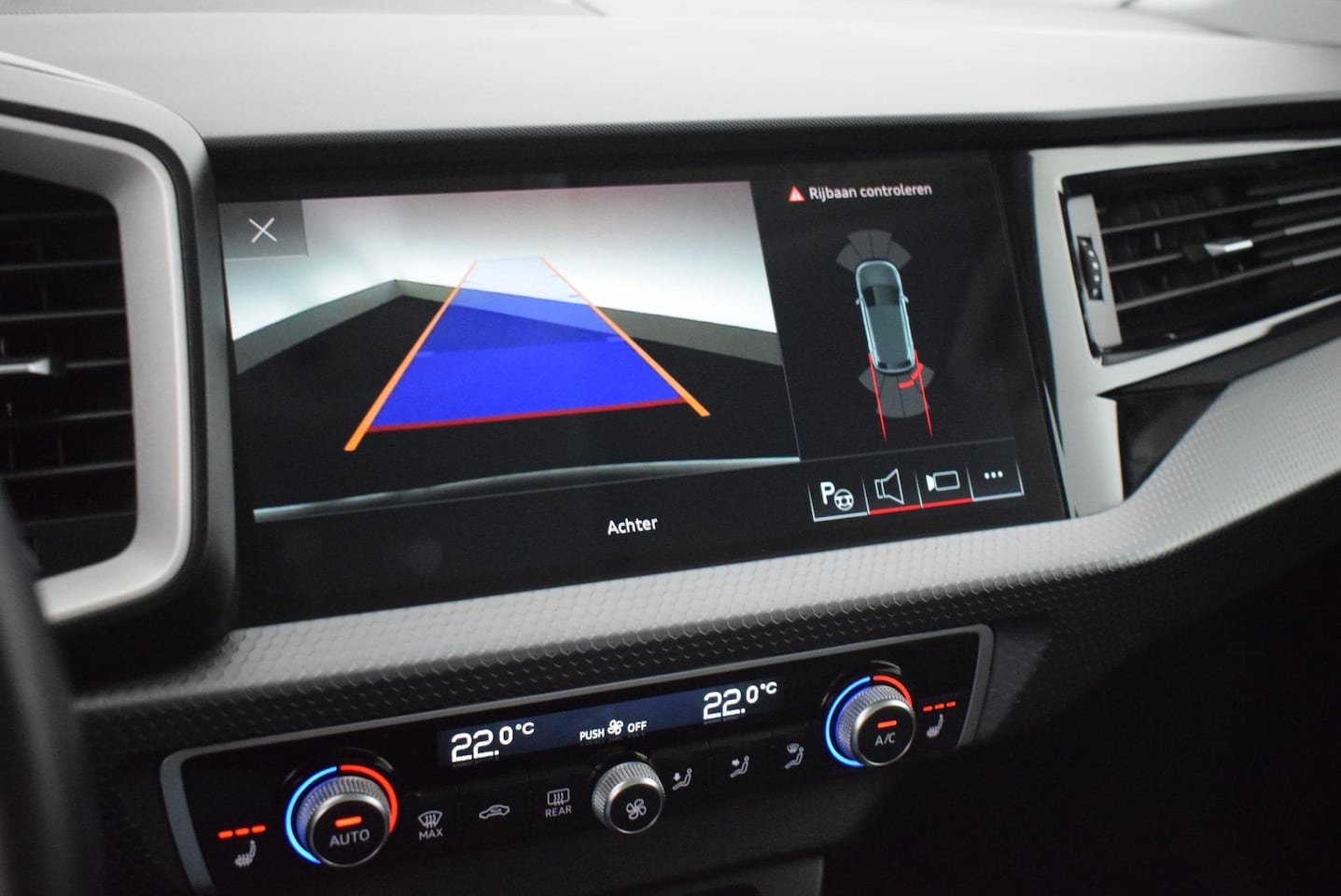 Audi A1 Sportback - 25 TFSI 95pk S-Tronic Keyless Led Camera Stoelverwarming Virtual Cockpit Navigatie - AutoWereld.nl