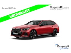 BMW i5 Touring - M60 xDrive - Onderstel Prof - Pano - Carbon In+Exterieur - Bowers & Wilkins