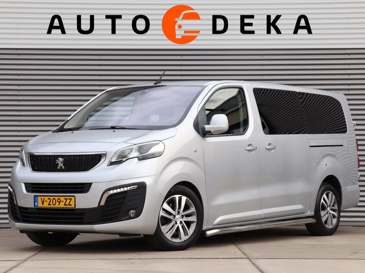 Peugeot Expert - 231L 2.0 BlueHDI 180 DC Premium Pack Automaat 5 PERS. - AutoWereld.nl