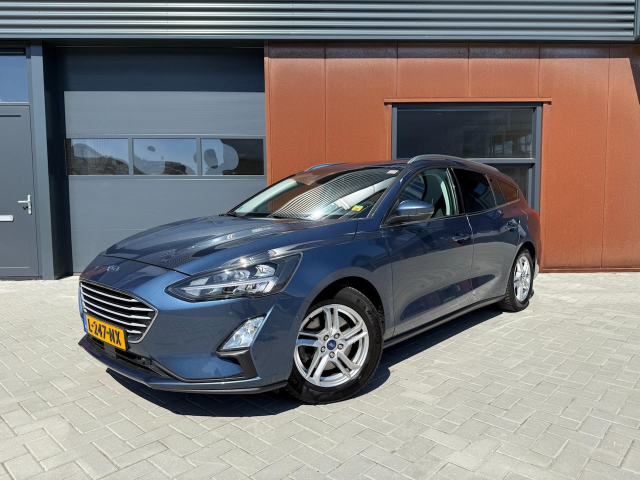 Ford Focus - 1.0 EcoBoost Trend Edition Business | CarPlay | Camera | Navi | Cruise | PDC | Stoel- en s - AutoWereld.nl