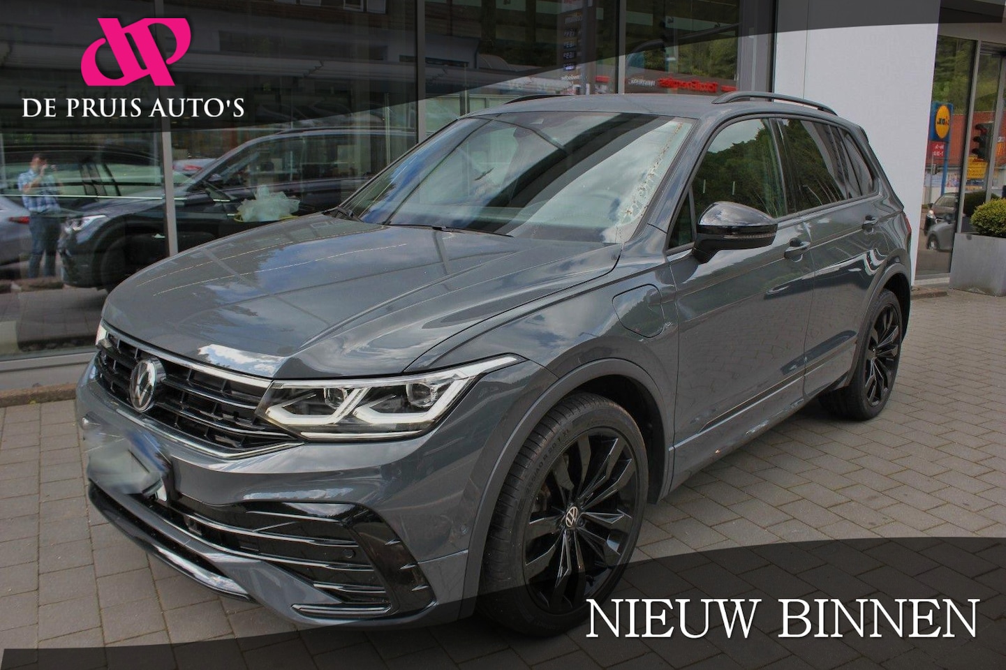 Volkswagen Tiguan - 1.4 TSI eHybrid R-Line Business Blackstyle LM 20inch-Suzuka Trekhaak Camera Leer+Memorysto - AutoWereld.nl
