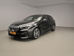 BMW 1-serie - 5-deurs 118i | M-Sportpakket | LED | Leder | Navigatie | Stoelverwarming | Sportstoelen |
