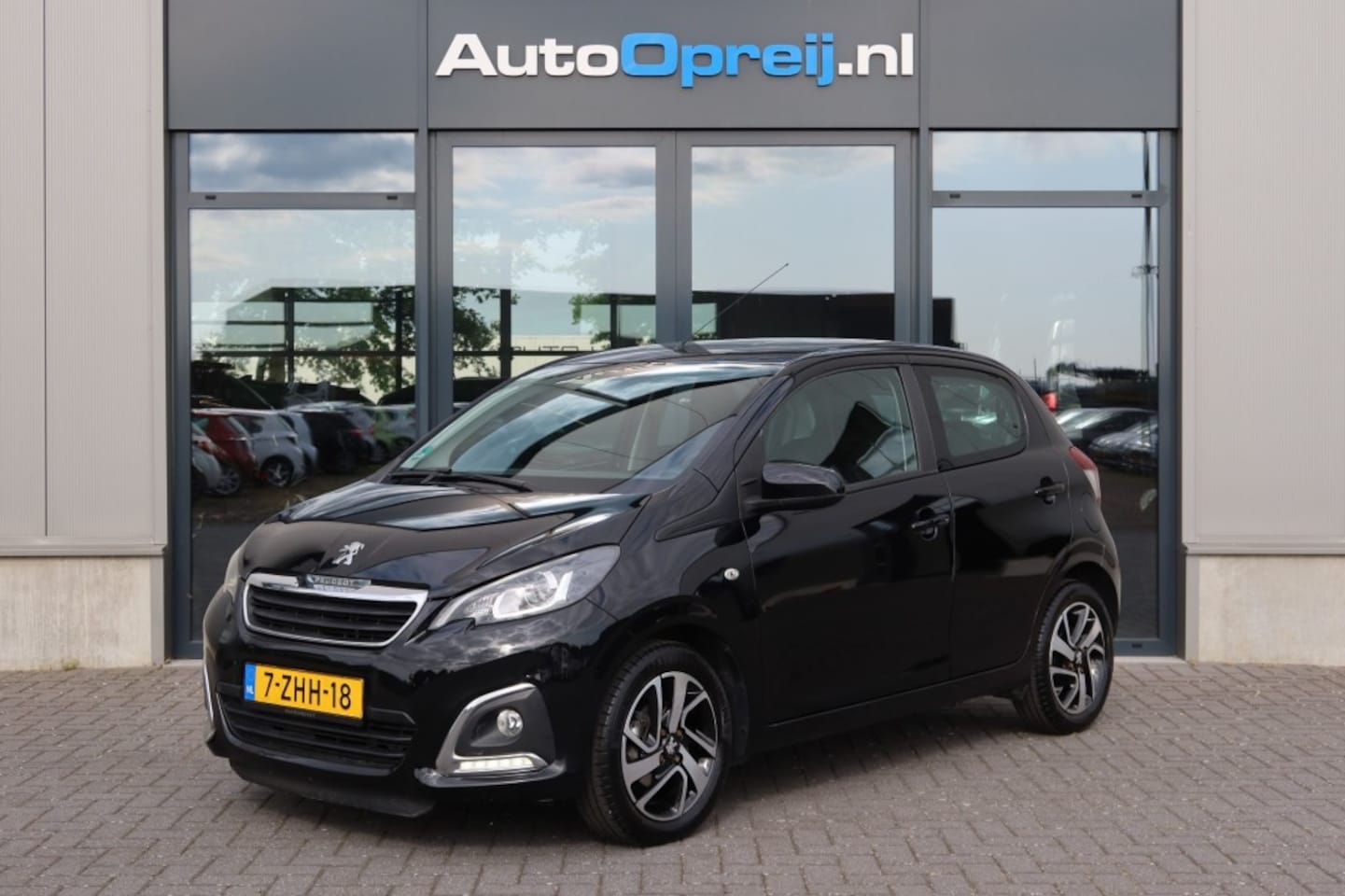 Peugeot 108 - 1.2 VTi Allure 5drs. Airco, Carplay, LIM - AutoWereld.nl