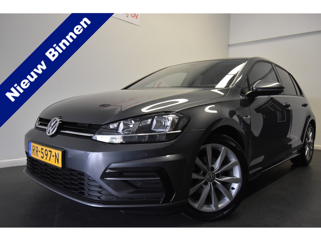Volkswagen Golf - 1.0 TSI Comfortline Business R-Line , NAVI , CLIMATR , A UITRIJ CAM , V STOEL VERW , LMV17 - AutoWereld.nl