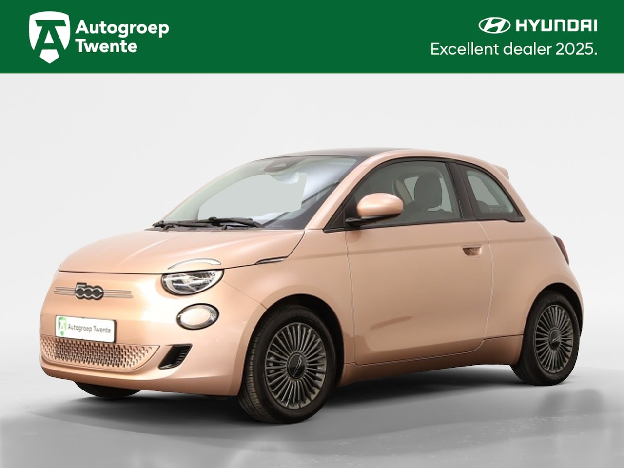 Fiat 500e - Icon 42 kWh | Panoramadak | Navigatie | - AutoWereld.nl