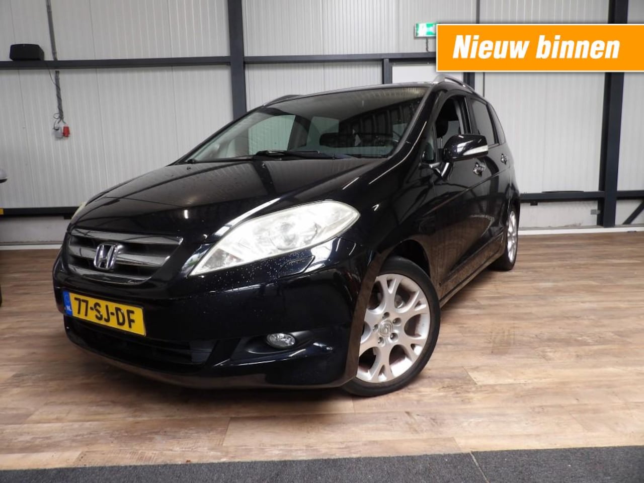 Honda FR-V - 2.0 executive - 6 pers. - stoelverwarming - ecc - AutoWereld.nl
