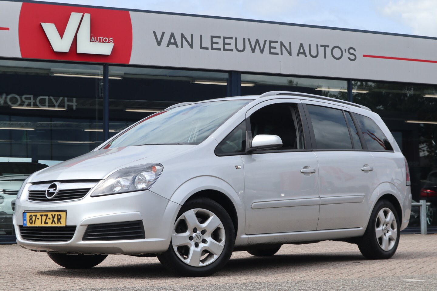 Opel Zafira - 2.2 Executive | ZO MEE | 7-zits | Airco | Radio | APK 24-06-2025 | - AutoWereld.nl